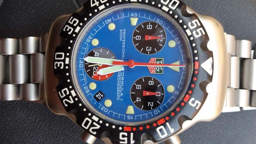 **ORIGINAL**TAG Heuer FORMULA 1 CA1210-1 ****EXCEPTIONAL CONDITION****with BOX - MIDSIZED MENS watch