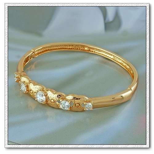 Fashion Bangle Bracelet ~~Copper with 18k gold plated bangle ~~Zirconia~~