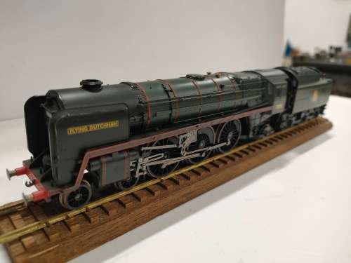 Britannia Class 4-6-2 Locomotive `Oliver Cromwell`