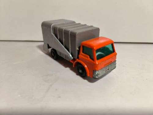 Matchbox #7 Ford Refuse Truck