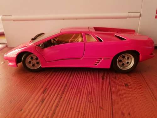 Lamborghini Diablo 1/18 scale