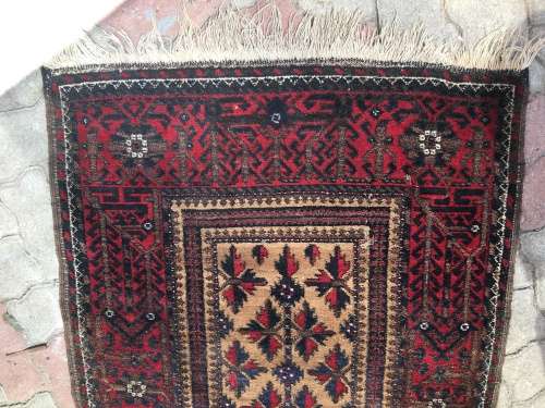 WOW !!! STUNNING PERSIAN CARPET