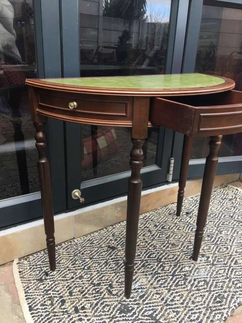 WOW !!! A STUNNING MAHOGANY LEATHER TOP HALF MOON TABLE
