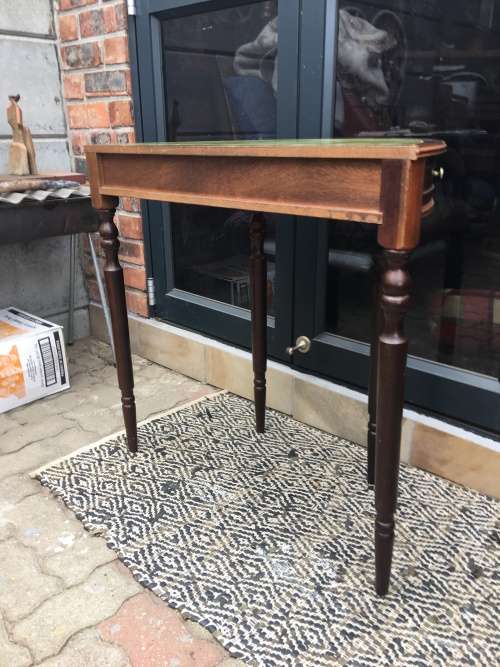 WOW !!! A STUNNING MAHOGANY LEATHER TOP HALF MOON TABLE