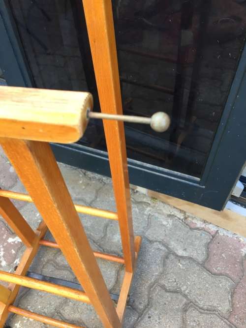 BEAUTIFUL BEECHWOOD DUMB VALET ON CASTORS