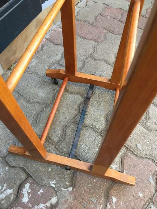 BEAUTIFUL BEECHWOOD DUMB VALET ON CASTORS