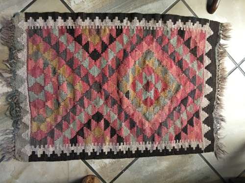 STUNNING SMALL KELIM PERSIAN CARPET