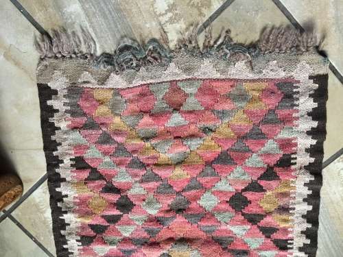 STUNNING SMALL KELIM PERSIAN CARPET