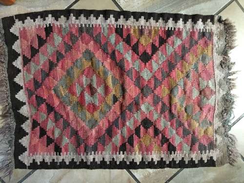 STUNNING SMALL KELIM PERSIAN CARPET