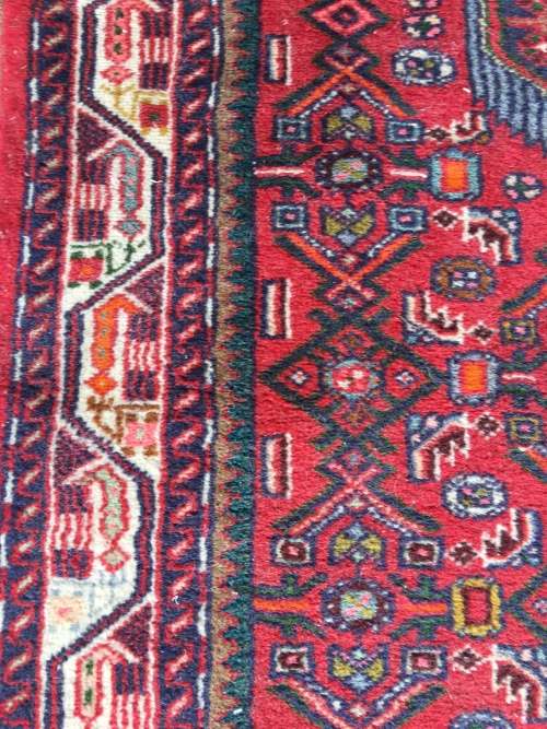 GORGEOUS HAND KNOTTED PERSIAN CARPET IN EXCELLENT CONDITION