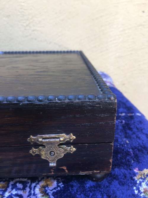 Nickle silver fish eater cutlery set in a mahogany case  - clearly marked