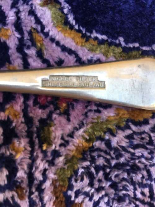 Nickle silver fish eater cutlery set in a mahogany case  - clearly marked