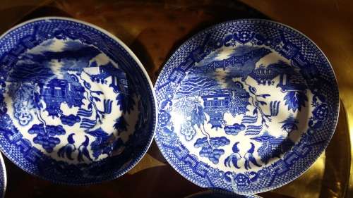 COLLEENCH76 ONLY   3 x Vintage 1940s Blue Willow Porcelain Tea Trio made in Japan