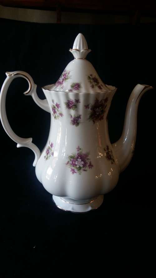 Royal Albert c 1960s rare "Sweet Violets" Coffee Pot, 23cm high