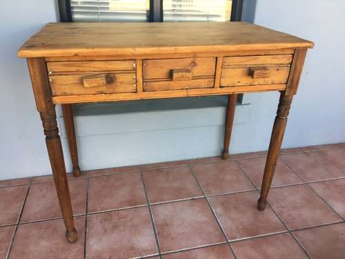 WOW !!! STUNNING ANTIQUE ORIGIN PINE THREE DRAWER TABLE/ SERVER