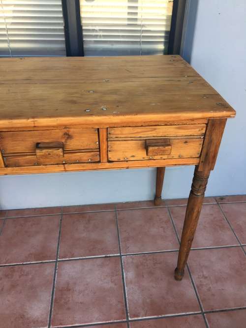 WOW !!! STUNNING ANTIQUE ORIGIN PINE THREE DRAWER TABLE/ SERVER