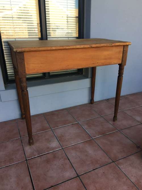 WOW !!! STUNNING ANTIQUE ORIGIN PINE THREE DRAWER TABLE/ SERVER