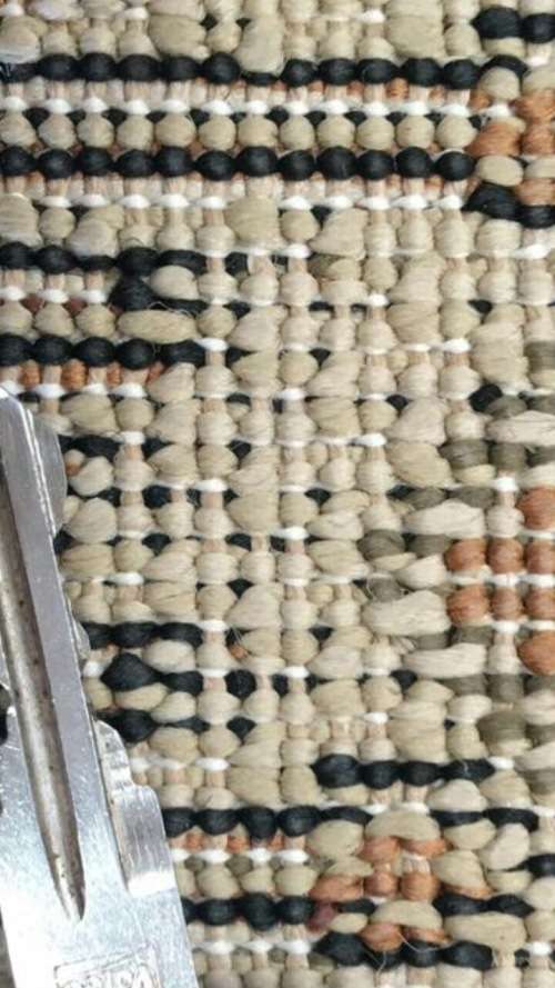 GORGEOUS BEIGE PERSIAN STYLE CARPET 2180 X 1450mm