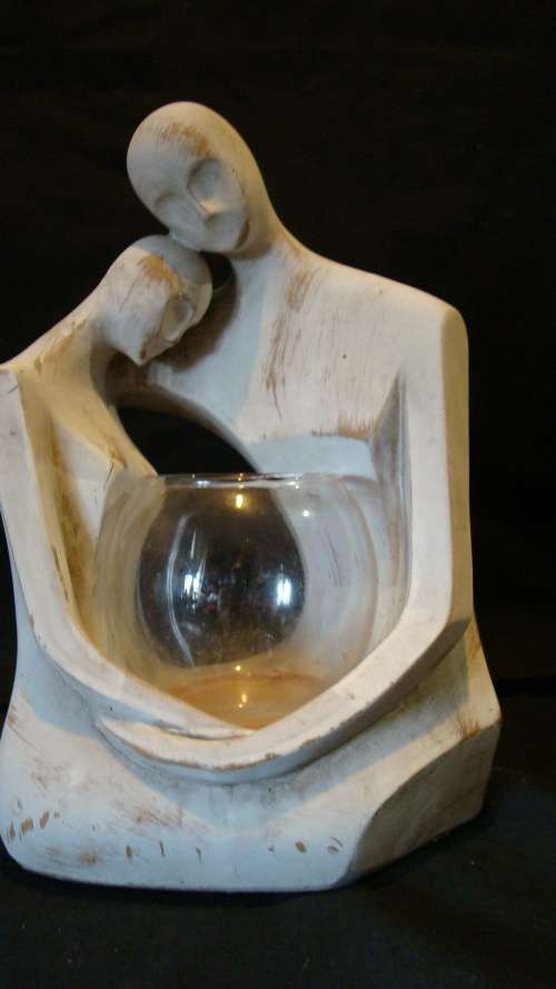 STUNNING CANDLE HOLDER OF AN EMBRACING  COUPLE WITH A GLASS CANDLE DISH