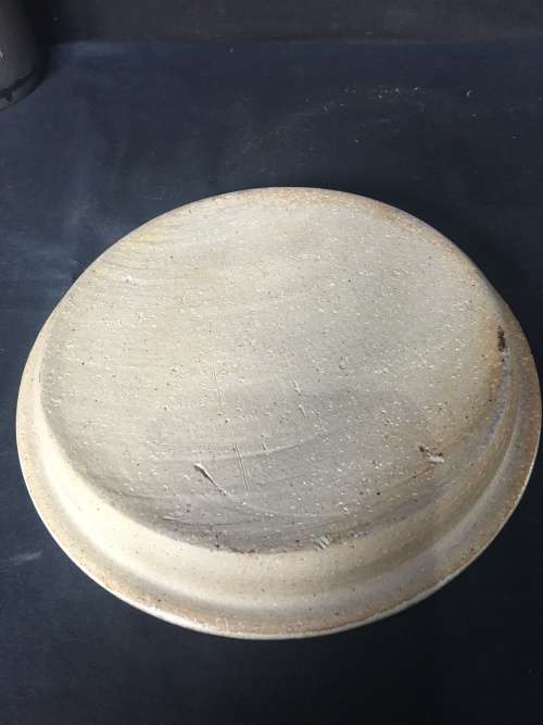 A GORGEOUS STONEWARE BUTTER DISH IN EXCELLENT CONDITION