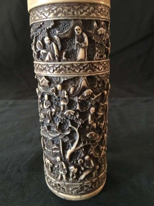WOW !!! A STUNNING VINTAGE HEAVILY CARVED FAUX IVORY CHINESE VASE