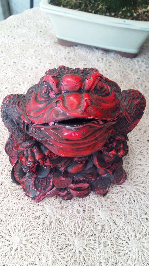 Frog The Jin Chan (Chinese: ¿¿ pinyin j¿n chán; literally "Golden Toad"),also called Chan Chu (Chine