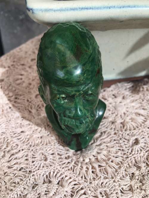 WOW !! STUNNING MALACHITE BUST OF AN AFRICAN  MAN WITH A CARVED STONE FROG