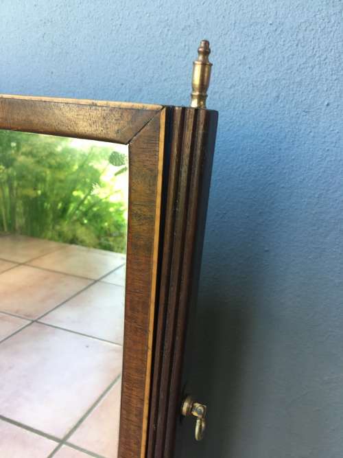 STUNNING ANTIQUE VICTORIAN MAHOGANY INLAID SHAVING MIRROR WITH BRASS FINIALS AND DETAILING