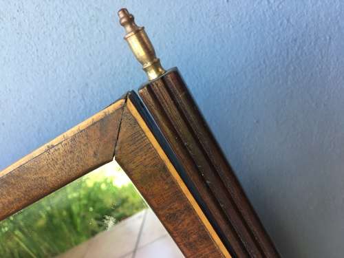 STUNNING ANTIQUE VICTORIAN MAHOGANY INLAID SHAVING MIRROR WITH BRASS FINIALS AND DETAILING