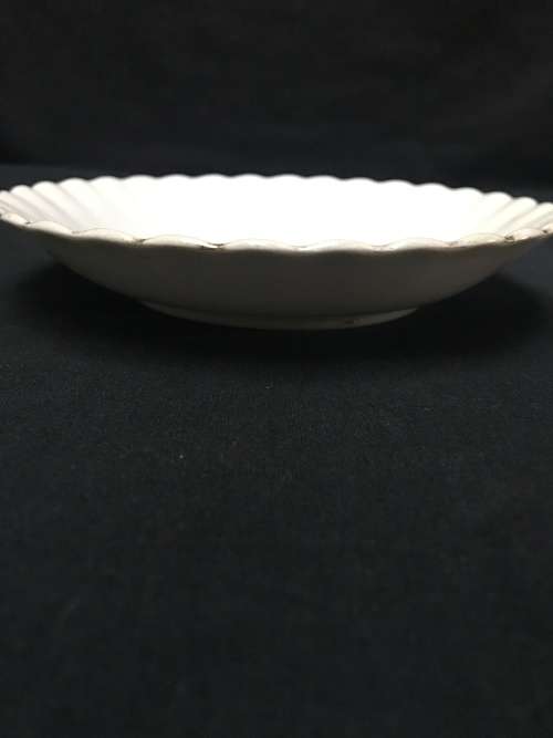 WOW !!! *********LOW R1 START *********ROYAL ALBERT VAL D'or SAUCER , REPLACEMENT PIECE