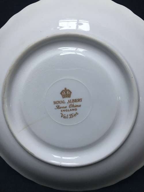 WOW !!! *********LOW R1 START *********ROYAL ALBERT VAL D'or SAUCER , REPLACEMENT PIECE