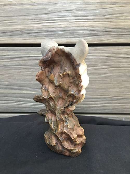 WOW !!!! ABSOLUTELY AMAZING RESIN SCULPTURE OF A WOLFS HEAD IN EXCELLENT CONDITION