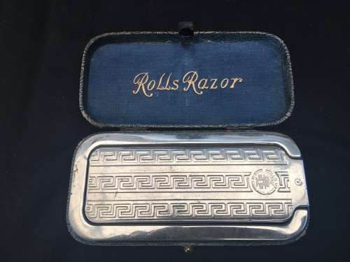 Other Antiques Collectables WOW 1920 s VINTAGE RARE ROLLS RAZOR SHAVING RAZOR KIT WITH SHARPENING STONES MADE IN ENGLAND was sold for 42.00 on 9 Jan at 20 31 by
