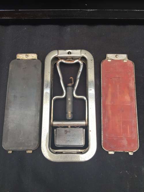 WOW !!! 1920's VINTAGE RARE ROLLS RAZOR SHAVING RAZOR KIT WITH SHARPENING STONES - MADE IN ENGLAND