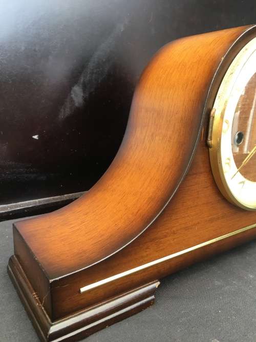 WOW !!! STUNNING MAHOGANY CASED FRANZ HERMLE MANTLE CLOCK WITH THE KEY IN PERFECT WORKING ORDER