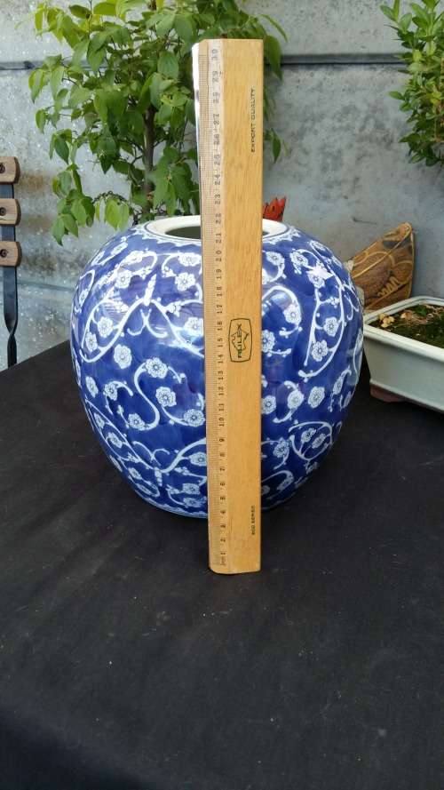 Beautiful Large 21 cm Tall, Vintage Chinese Blue and White Hand Painted Ginger Jar/Vase. signed