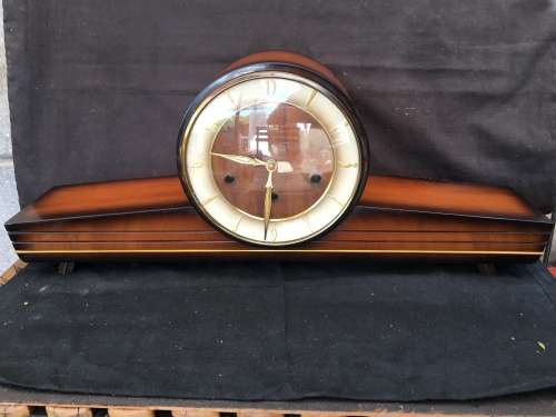 STUNNING MAHOGANY CASED BALANCE WHEEL MANTLE CLOCK IN FULL WORKING ORDER WITHOUT THE KEY