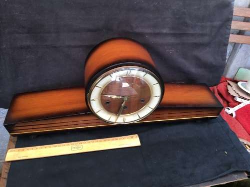 STUNNING MAHOGANY CASED BALANCE WHEEL MANTLE CLOCK IN FULL WORKING ORDER WITHOUT THE KEY
