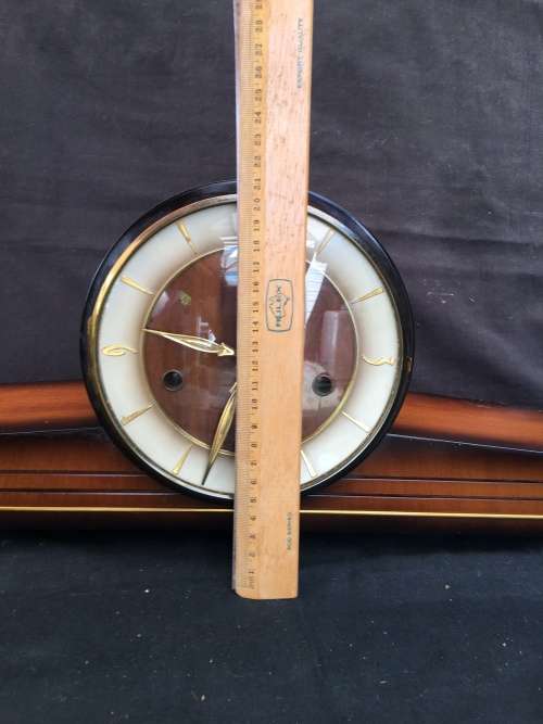 STUNNING MAHOGANY CASED BALANCE WHEEL MANTLE CLOCK IN FULL WORKING ORDER WITHOUT THE KEY