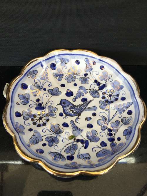 Beautiful Collectible Vintage Japanese porcelain Scalloped Dish,Blue and White with gold trimmings.