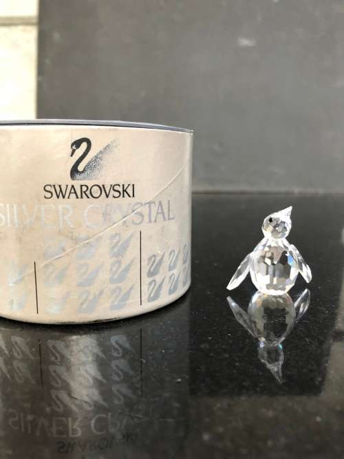 WOW !!! EXQUISITE GENUINE SWAROVSKI CRYSTAL MINI PENGUIN IN THE CONTAINER AND IN NEW CONDITION