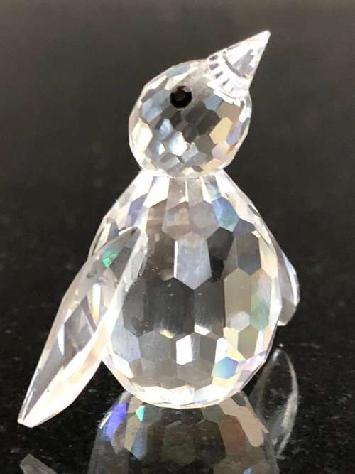 WOW !!! EXQUISITE GENUINE SWAROVSKI CRYSTAL MINI PENGUIN IN THE CONTAINER AND IN NEW CONDITION