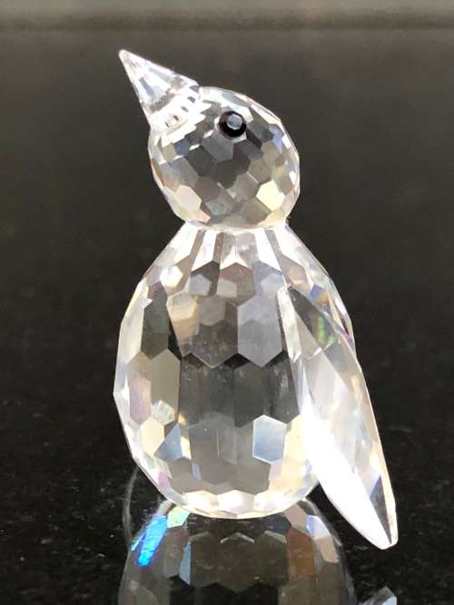 WOW !!! EXQUISITE GENUINE SWAROVSKI CRYSTAL MINI PENGUIN IN THE CONTAINER AND IN NEW CONDITION