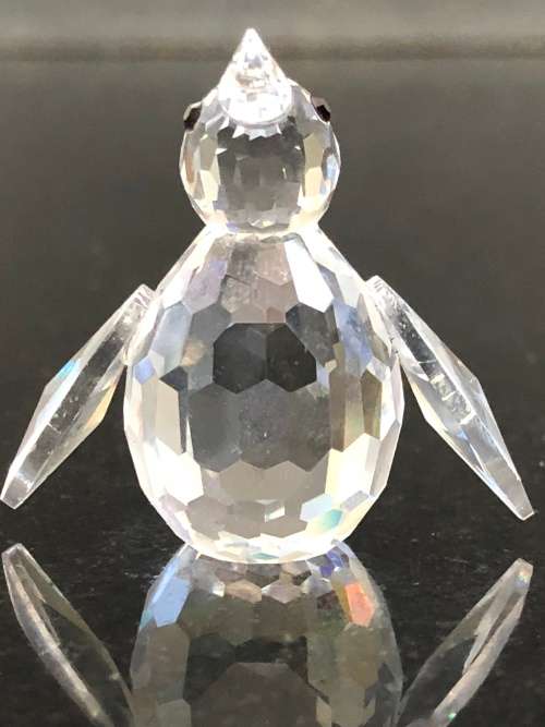 WOW !!! EXQUISITE GENUINE SWAROVSKI CRYSTAL MINI PENGUIN IN THE CONTAINER AND IN NEW CONDITION