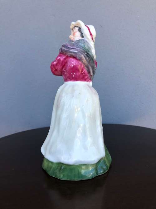 WOW !!! CROWN STAFFORDSHIRE FINE BONE CHINA FIGURINE OF A PENSIVE OLD LADY 1906 ~