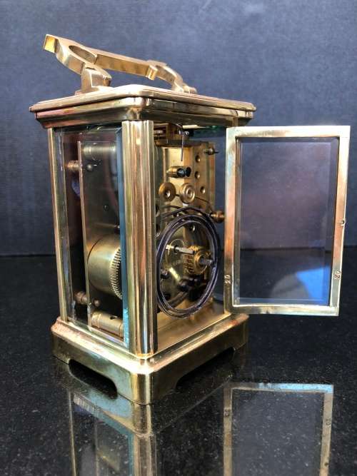 STUNNING SOLID BRASS AND GLASS CHIMING FRENCH CARRIAGE CLOCK IN ORIGINAL CASE WORKING 100%