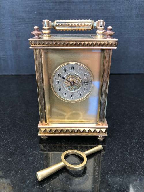 STUNNING SOLID BRASS FRENCH CARRIAGE CLOCK WITH BEVELLED GLASS WORKING PERFECTLY WITH THE KEY