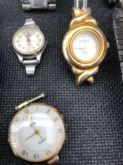 JOB LOT OF VARIOUS WATCHES FOR SPARES OR REPAIRS INCLUDING SEIKO