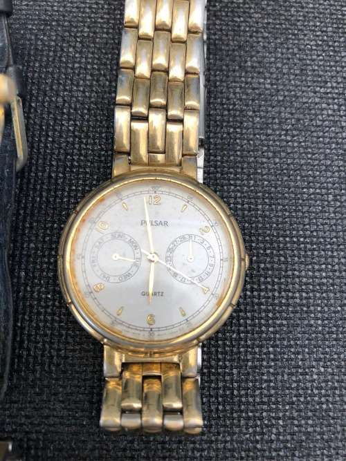 JOB LOT OF VARIOUS WATCHES FOR SPARES OR REPAIRS INCLUDING SEIKO