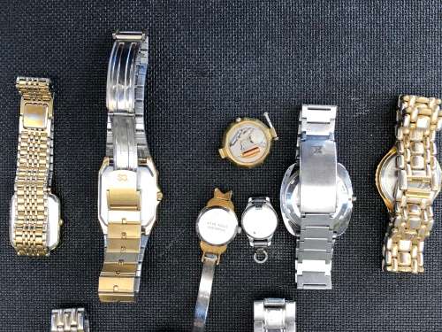JOB LOT OF VARIOUS WATCHES FOR SPARES OR REPAIRS INCLUDING SEIKO
